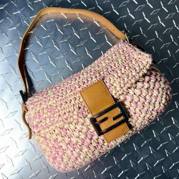 Fendi Vintage 2000 Leather Trimmed Raffia Baguette Bag in Pink - Picture 2 of 14